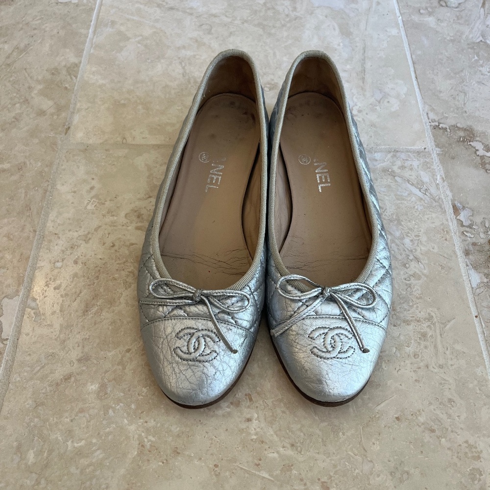 Chanel Crinkle silver ballet flats *Rare*
